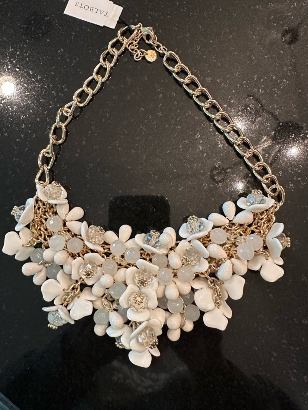 ⭐️NWT ⭐️ Talbots Gold Chain White Floral Bib Necklace
